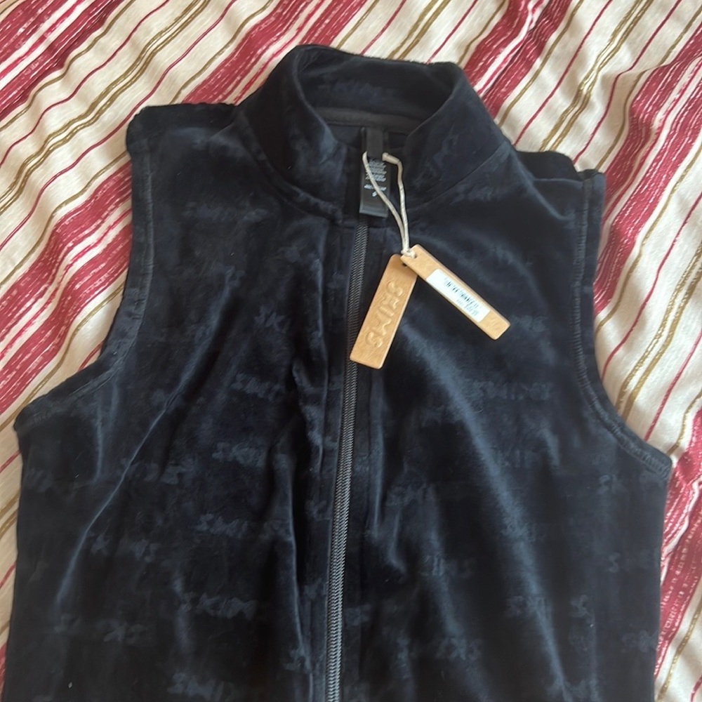 Doesn’t fit so I am selling. Has never been worn. Will arrive with tags - Picture 2 of 4